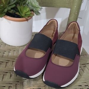 Vionic Women's Cadee Maroon Wine Suede Slip-On Mary Janes Size 7.5